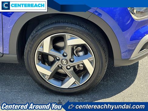 Used 2023 Hyundai Venue SEL FWD image 6