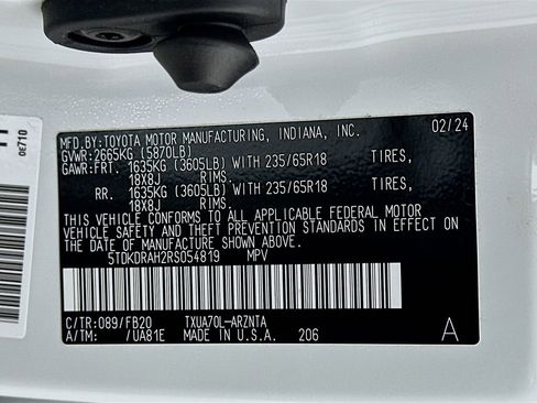 Certified 2024 Toyota Highlander LE image 32