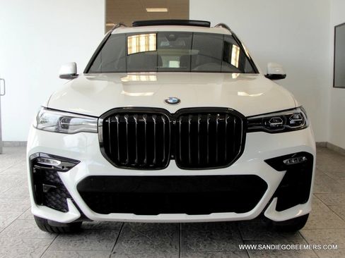 Used 2022 BMW X7 xDrive40i w/ M Sport Package image 17