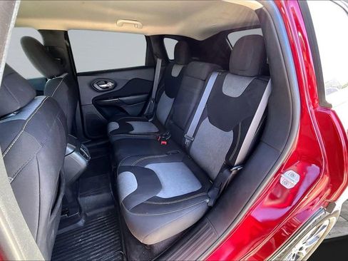 Certified 2016 Jeep Cherokee Sport FWD image 19