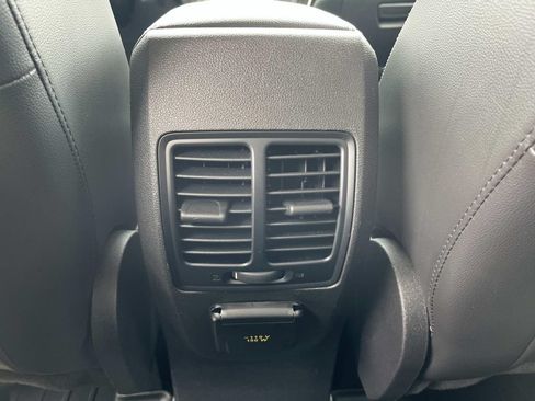 Used 2019 Ford Escape Titanium FWD image 17