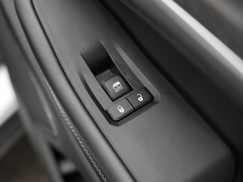 Used 2023 Jeep Grand Cherokee L Limited w/ Luxury Tech Group II image 33