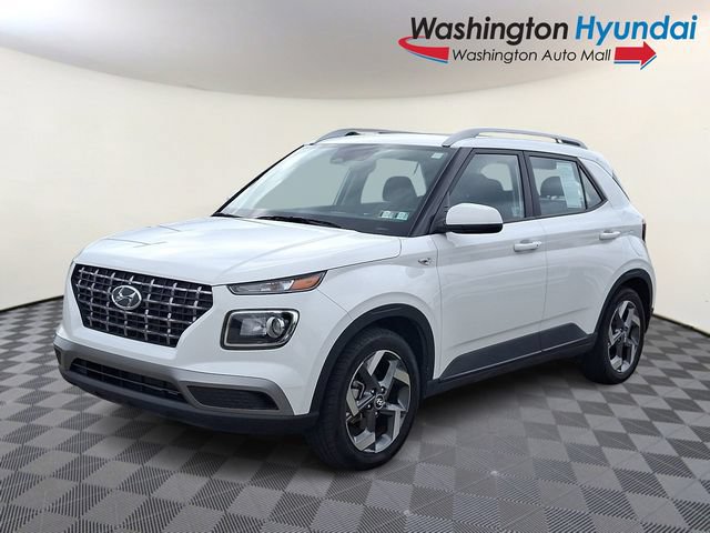 Certified 2024 Hyundai Venue SEL FWD image 3