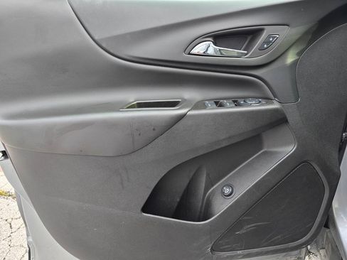 Used 2024 Chevrolet Equinox LT FWD image 8