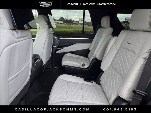 New 2026 Cadillac Escalade Platinum Luxury w/ LPO, Floor Liner Package image 11