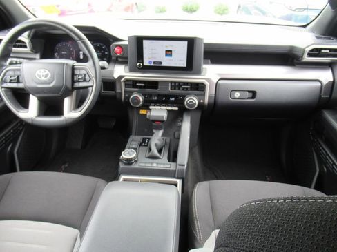 Used 2025 Toyota 4Runner TRD Off-Road AWD/4WD image 13