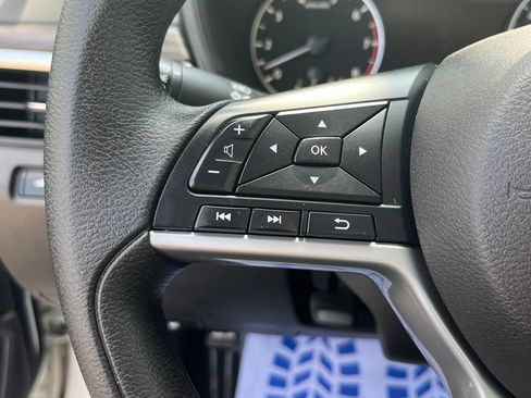 Used 2025 Nissan Altima 2.5 SV FWD image 20