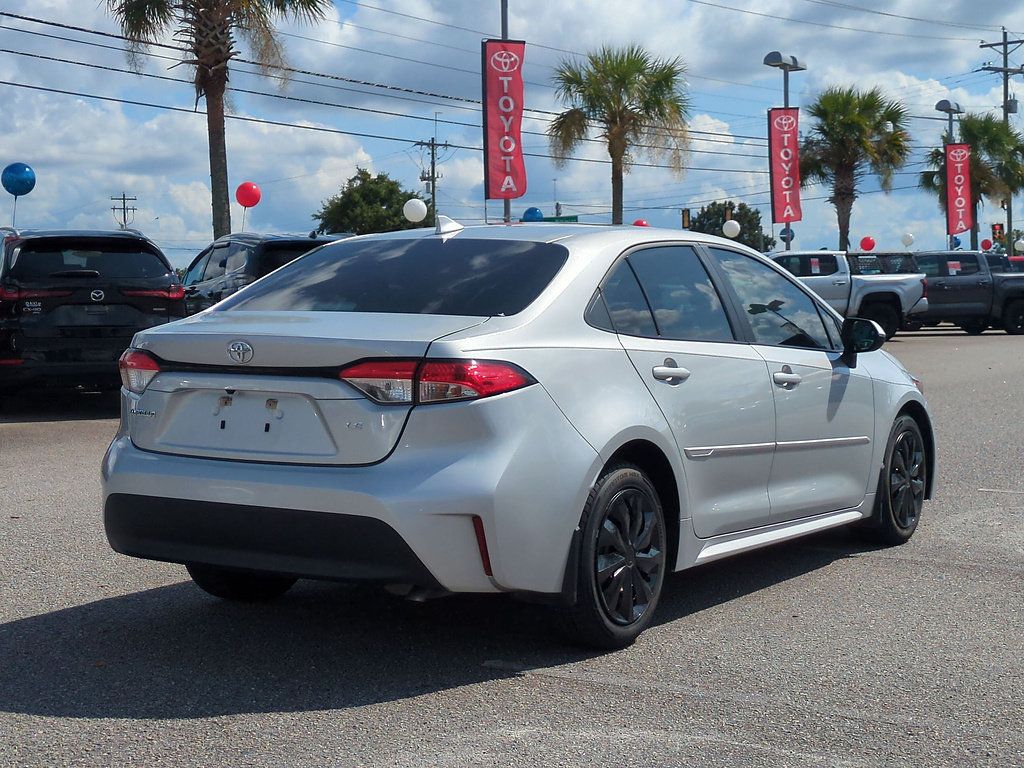 Certified 2023 Toyota Corolla LE FWD image 3
