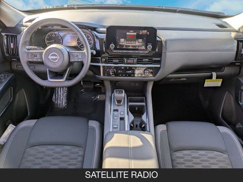 New 2025 Nissan Pathfinder SV image 13