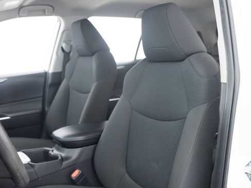 Used 2022 Toyota RAV4 LE FWD image 24