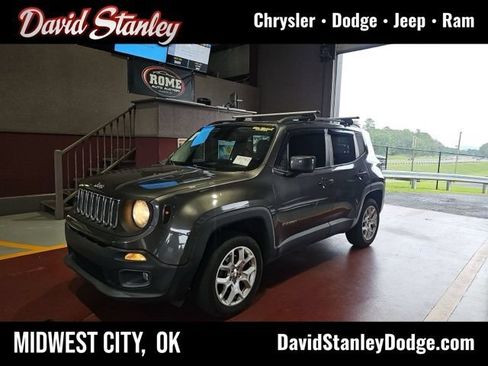 Used 2017 Jeep Renegade Latitude w/ Cold Weather Group AWD/4WD image 1