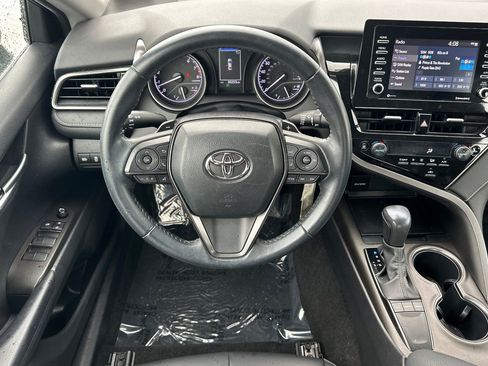 Used 2023 Toyota Camry SE FWD image 14
