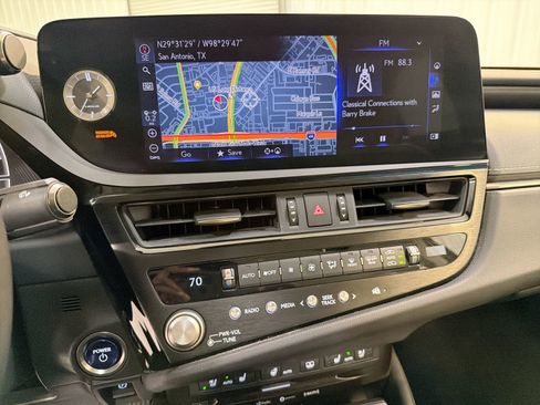 Used 2022 Lexus ES 300h Ultra Luxury image 19