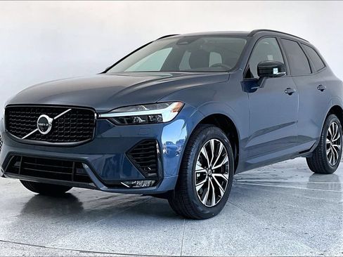 Used 2025 Volvo XC60 B5 Plus w/ Climate Package AWD/4WD image 12