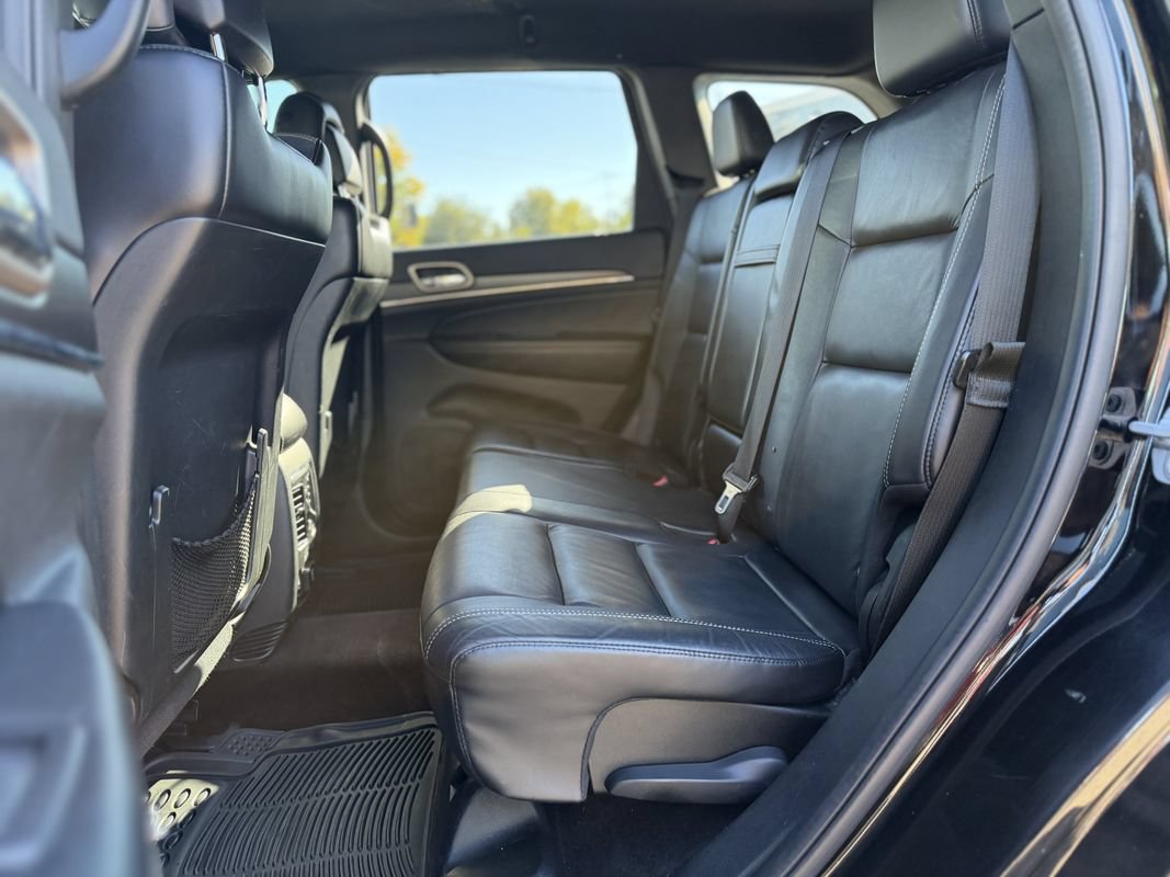 Used 2017 Jeep Grand Cherokee Limited AWD/4WD image 12