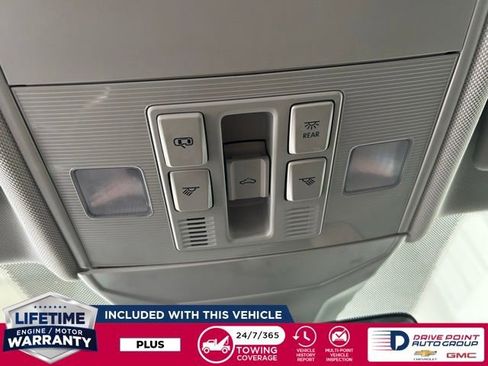 Used 2024 Volkswagen Jetta SE FWD image 19