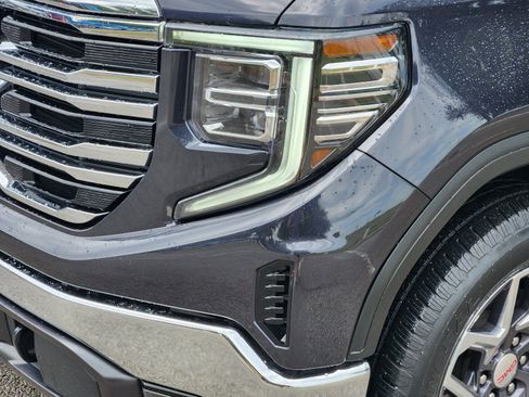 Used 2022 GMC Sierra 1500 SLT AWD/4WD image 26