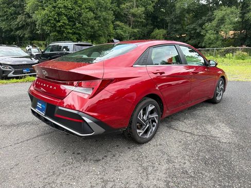 Certified 2025 Hyundai Elantra SEL FWD image 3