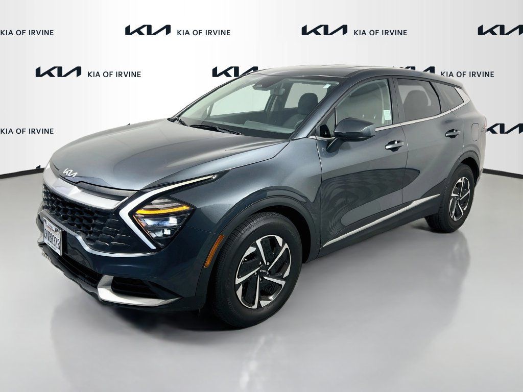 Certified 2025 Kia Sportage LX FWD image 4