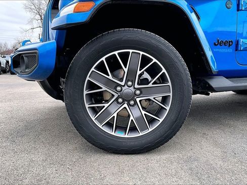 Used 2022 Jeep Wrangler Unlimited Sahara image 32