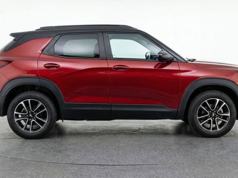 Used 2025 Chevrolet TrailBlazer LT AWD/4WD image 11