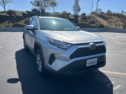 Used 2025 Toyota RAV4 XLE w/ Convenience Package AWD/4WD image 1