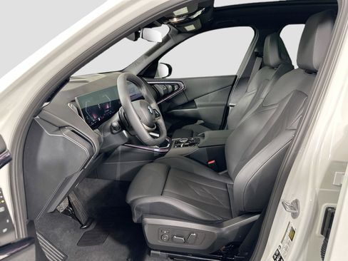 Certified 2025 BMW X3 xDrive30i w/ Convenience Package image 22