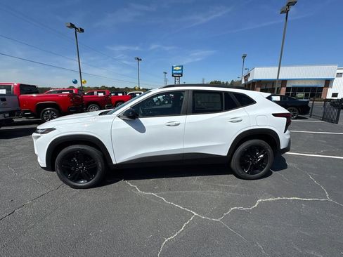 New 2026 Chevrolet Trax ACTIV w/ Sunroof Package image 9