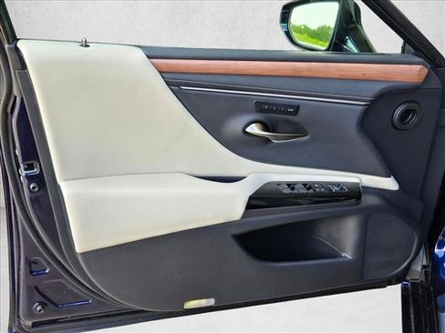 Used 2025 Lexus ES 350 w/ Premium Package FWD image 10