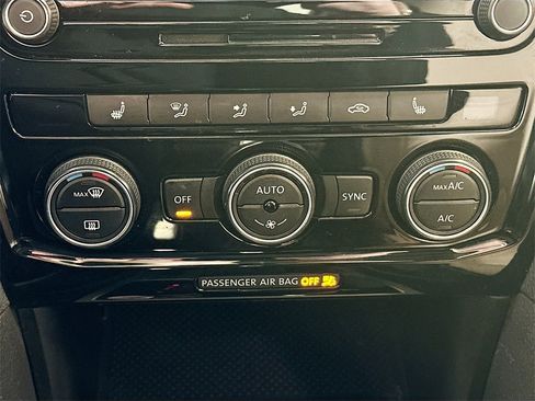 Used 2020 Volkswagen Passat 2.0T R-Line image 16