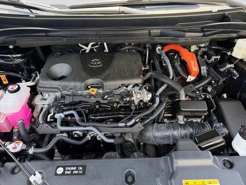 Certified 2025 Toyota Sienna XLE w/ XLE Plus Package AWD/4WD image 29