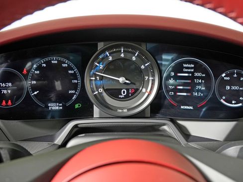 Certified 2020 Porsche 911 Carrera RWD image 25