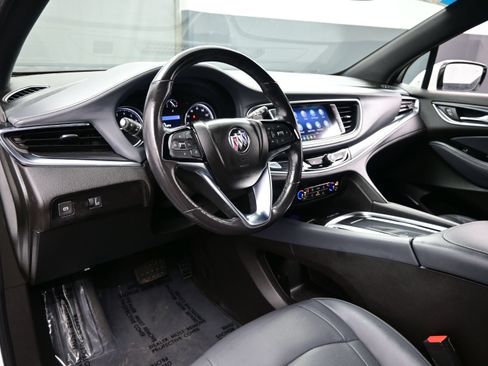 Used 2022 Buick Enclave Essence AWD/4WD image 16