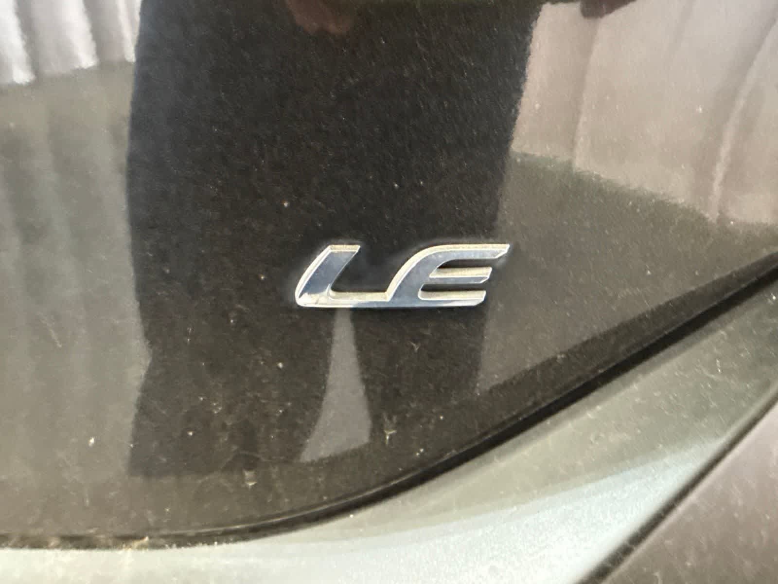 Used 2015 Toyota Corolla LE FWD image 15