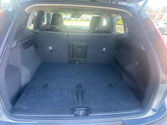 Used 2019 Volvo XC40 T5 Momentum AWD/4WD image 5