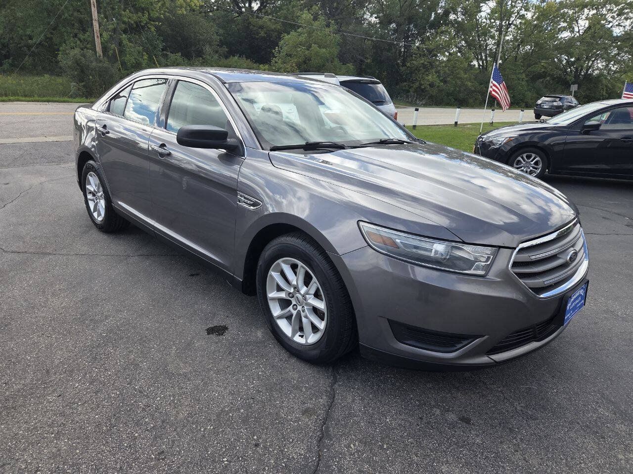 Used 2013 Ford Taurus SE FWD image 8