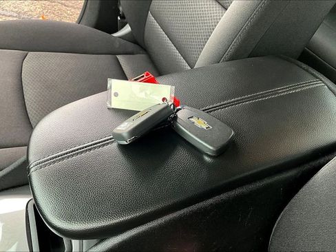 Used 2024 Chevrolet Malibu LT image 31