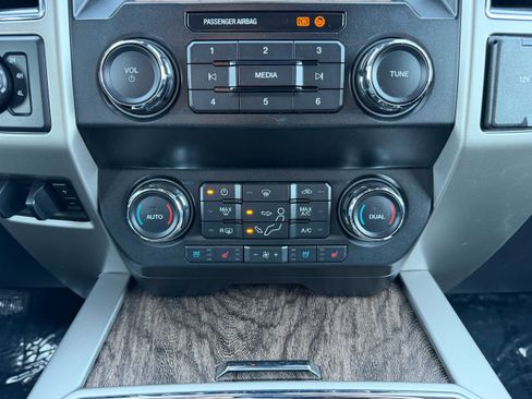 Used 2019 Ford F350 Lariat w/ Lariat Ultimate Package image 25