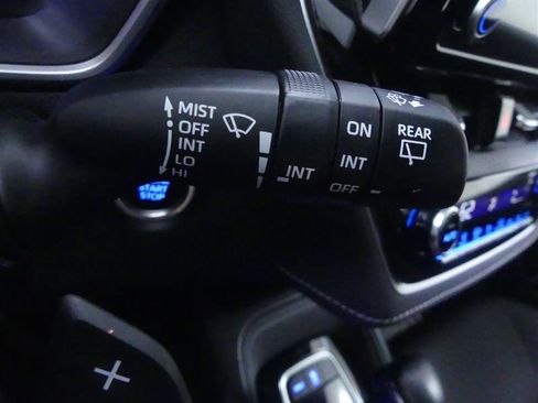 Used 2022 Toyota Corolla SE FWD image 18