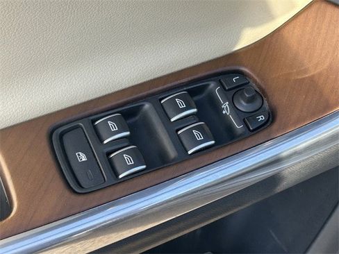 Used 2016 Volvo S60 T5 Premier image 23