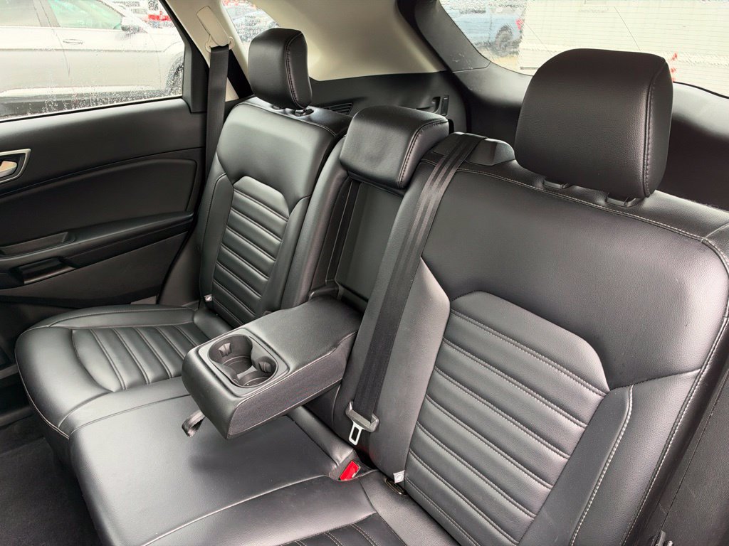 Used 2024 Ford Edge SEL AWD/4WD image 11