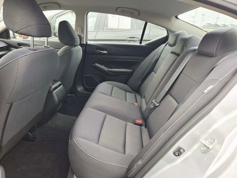 Used 2022 Nissan Altima 2.5 S FWD image 9