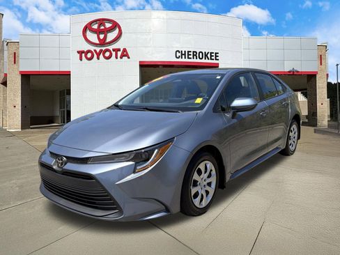 Used 2025 Toyota Corolla LE FWD image 1