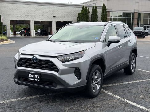 Used 2022 Toyota RAV4 LE AWD/4WD image 22