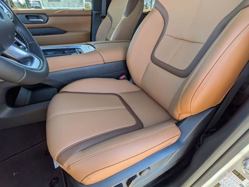 New 2026 Nissan Armada SL w/ Captain's Chari Seat Package AWD/4WD image 14