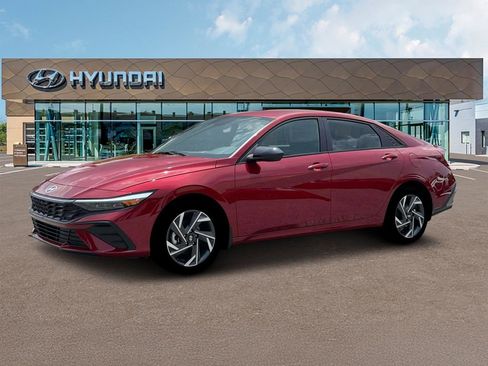 New 2025 Hyundai Elantra SEL FWD image 2