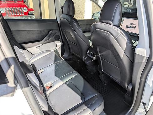 Used 2022 Tesla Model Y Performance AWD/4WD image 28