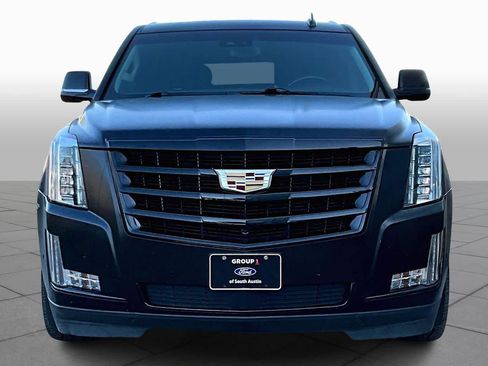 Used 2020 Cadillac Escalade Luxury image 3
