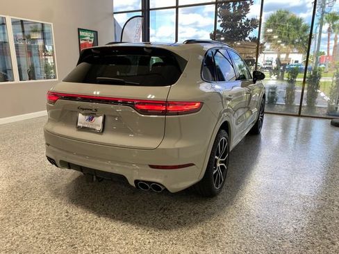 Used 2020 Porsche Cayenne S AWD/4WD image 7
