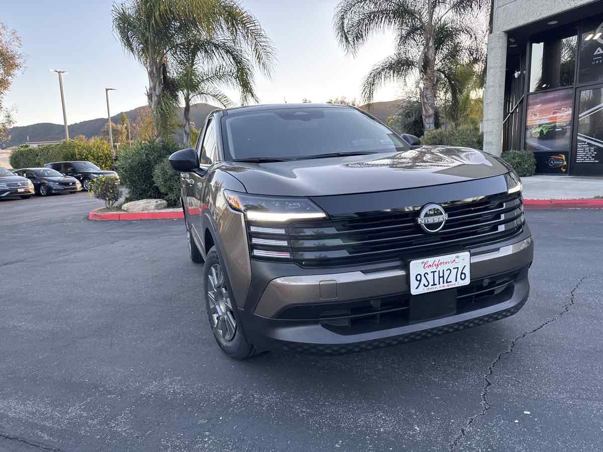 Used 2025 Nissan Kicks S w/ Charging Package FWD image 7